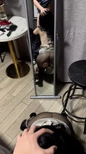 反差御姐镜前吃鸡